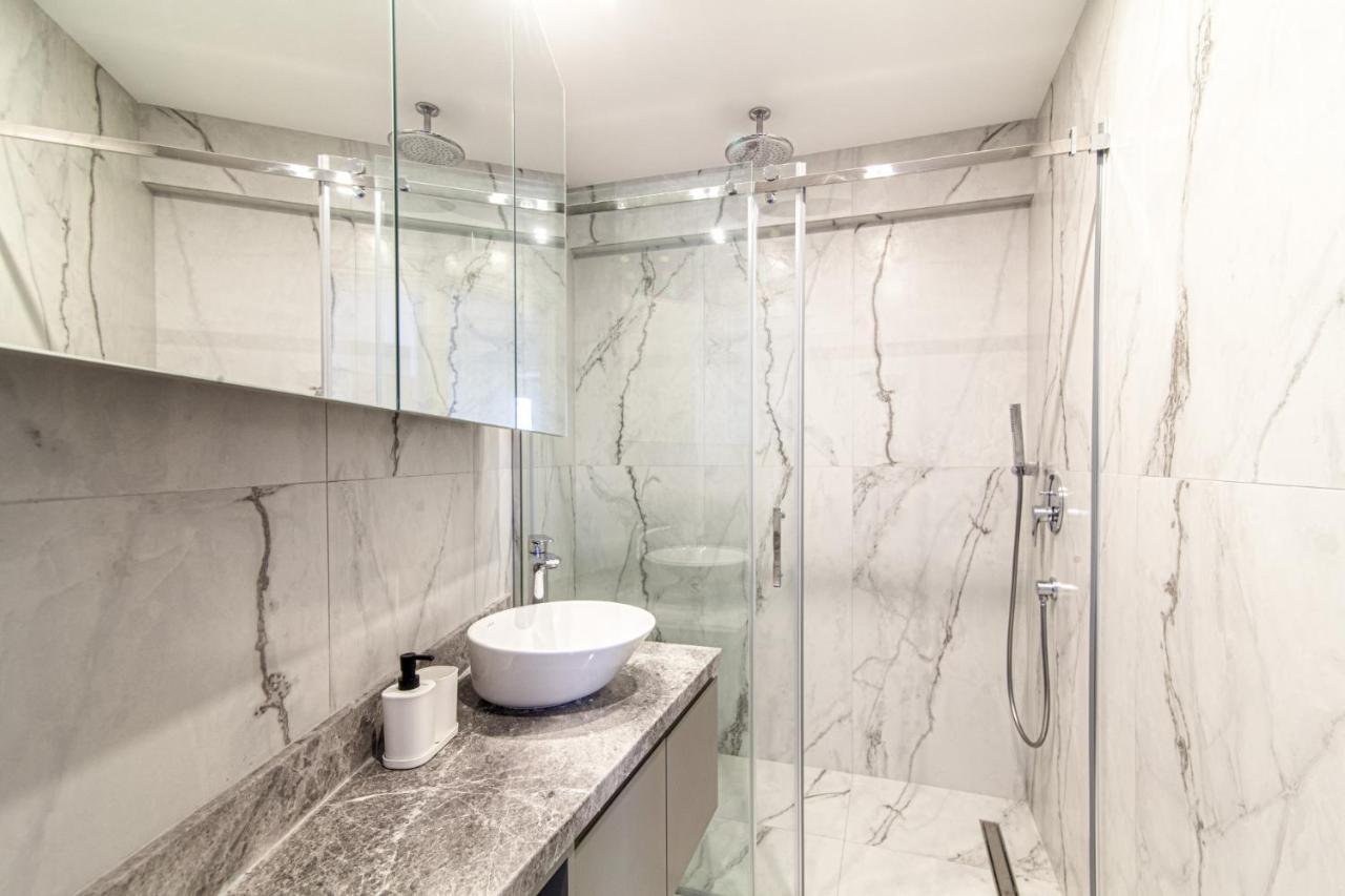 Flat With Panoramic Bosphorus View In Cihangir Istambul Exterior foto