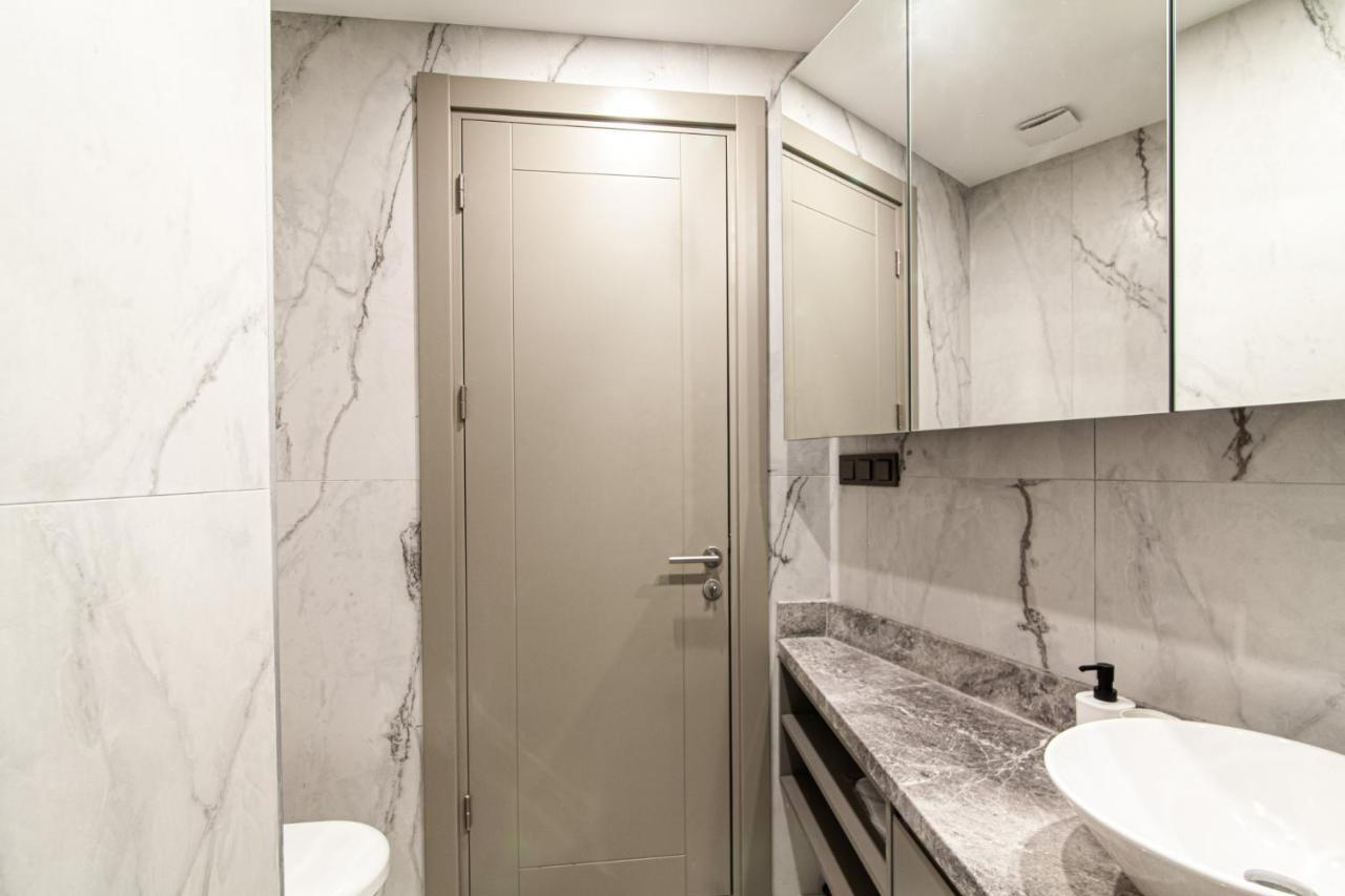 Flat With Panoramic Bosphorus View In Cihangir Istambul Exterior foto